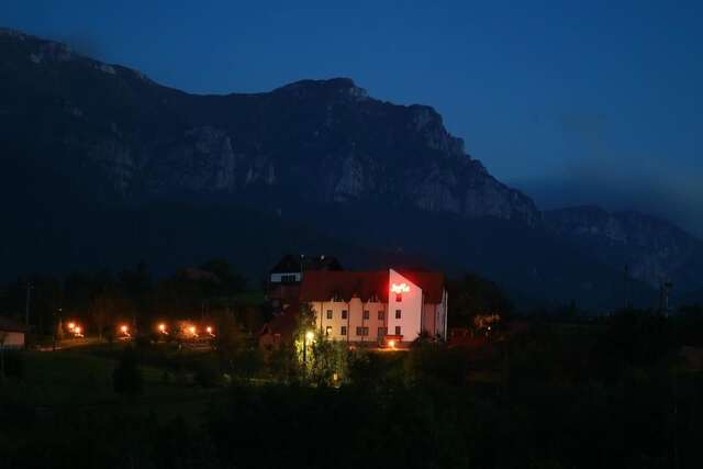 Отель Hotel Sofia Бран-25